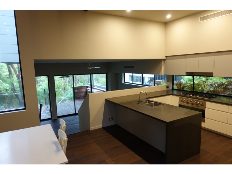 6 Ironside Street, St Lucia QLD 4067