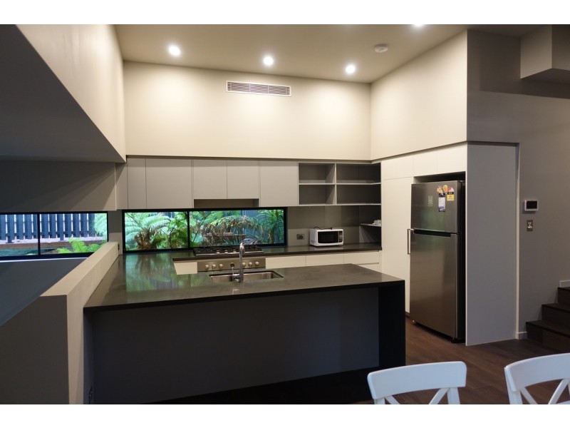 6 Ironside Street, St Lucia QLD 4067