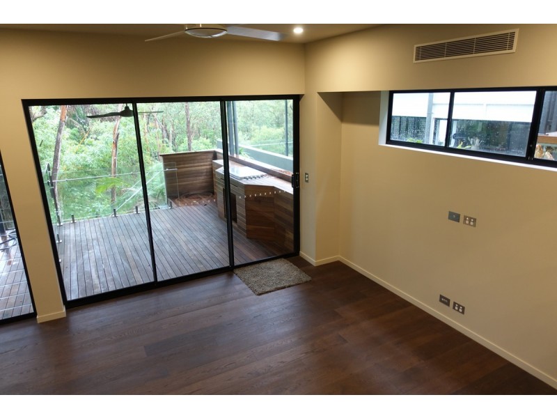 6 Ironside Street, St Lucia QLD 4067