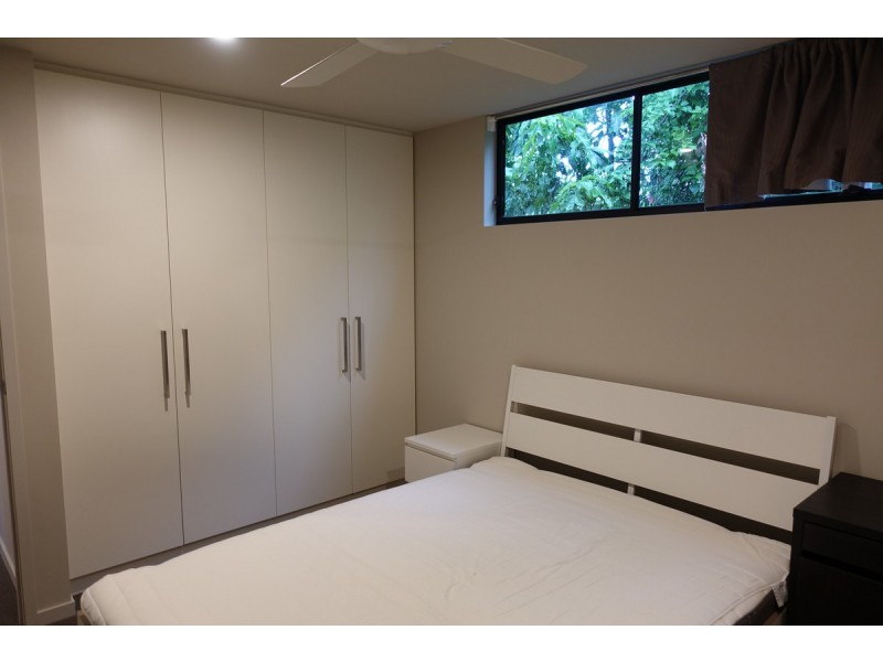 6 Ironside Street, St Lucia QLD 4067