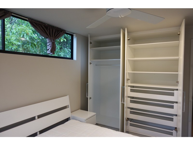 6 Ironside Street, St Lucia QLD 4067