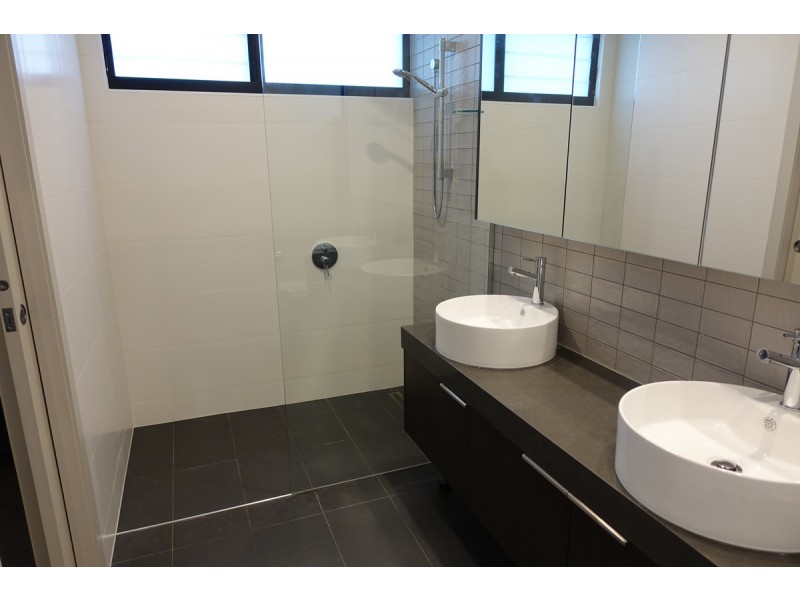 6 Ironside Street, St Lucia QLD 4067