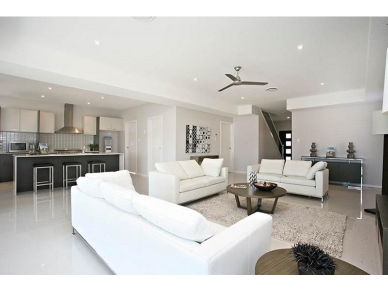 3 Boronia Court, Springfield Lakes QLD 4300