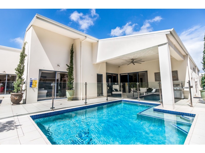 1004 Lakeview Terrace, Benowa QLD 4217