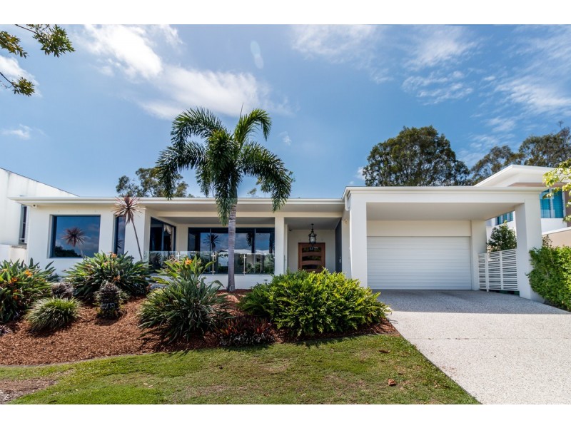 1004 Lakeview Terrace, Benowa QLD 4217