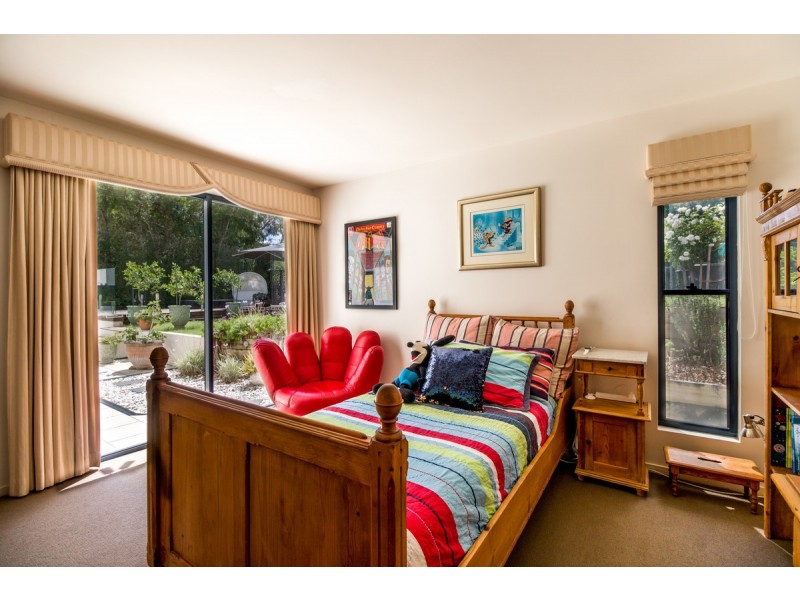 1004 Lakeview Terrace, Benowa QLD 4217