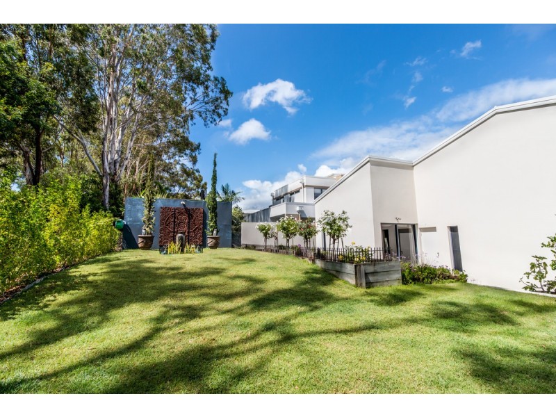 1004 Lakeview Terrace, Benowa QLD 4217