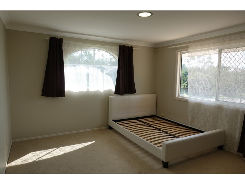 33 Bordeaux Street, Eight Mile Plains QLD 4113