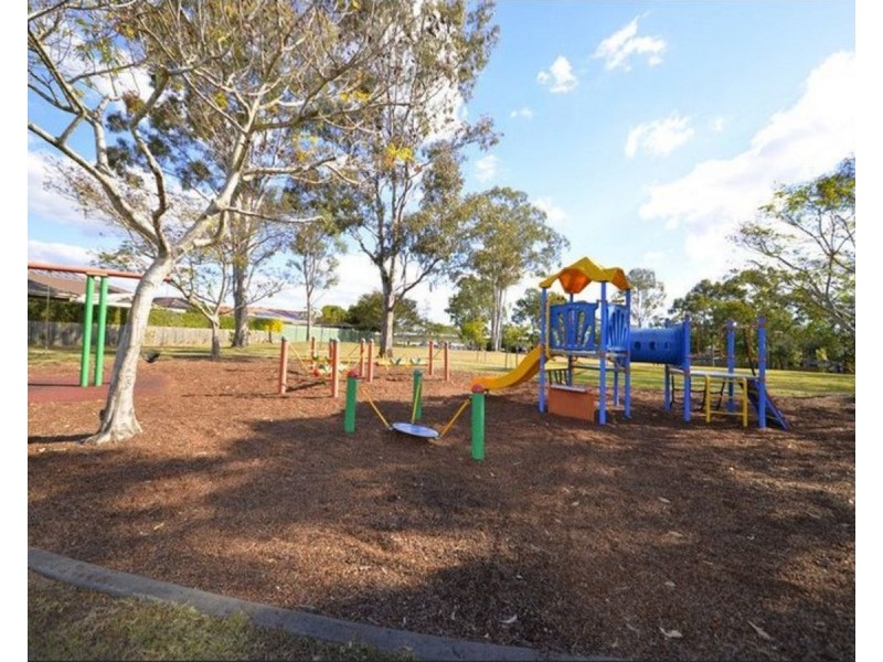 Oxley QLD 4075