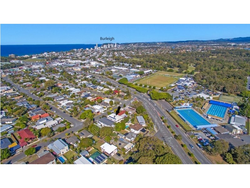 1/6 Peter Parade, Miami QLD 4220