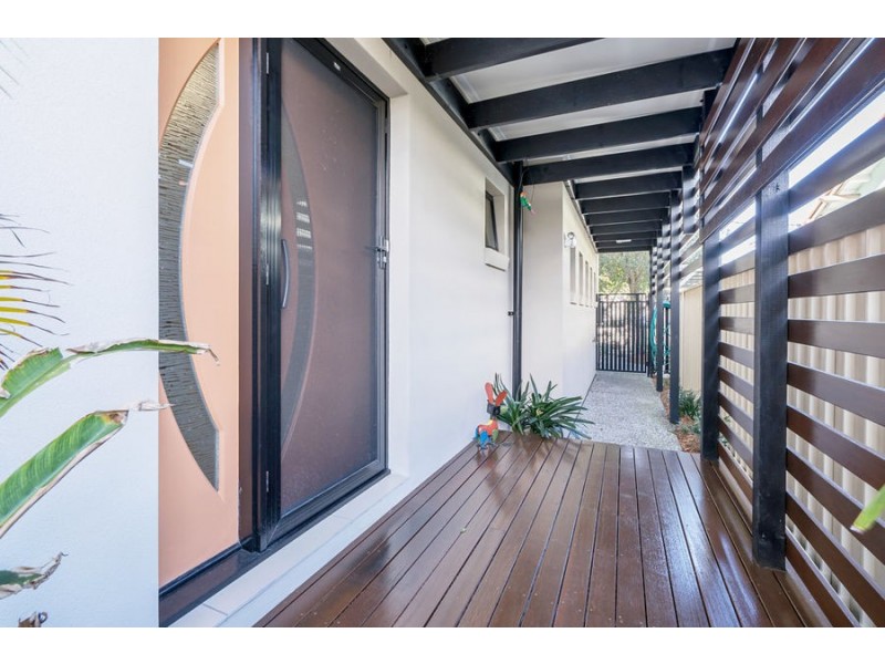 1/6 Peter Parade, Miami QLD 4220