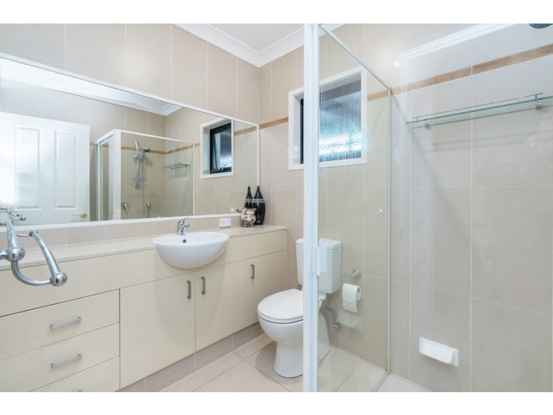 1/6 Peter Parade, Miami QLD 4220