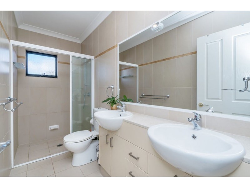 1/6 Peter Parade, Miami QLD 4220