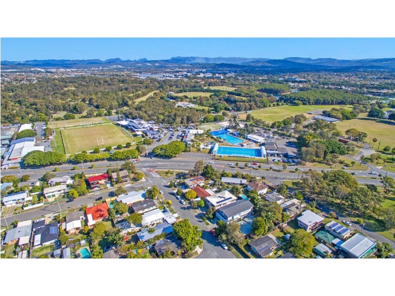 1/6 Peter Parade, Miami QLD 4220