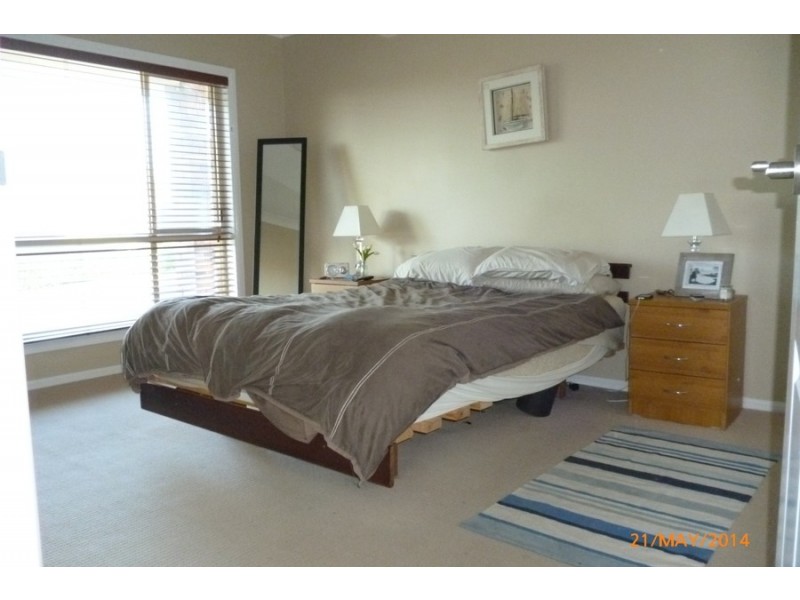 10 Hillside Drive, Albion Park NSW 2527