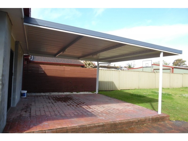 19 Deakin Street, Oak Flats NSW 2529
