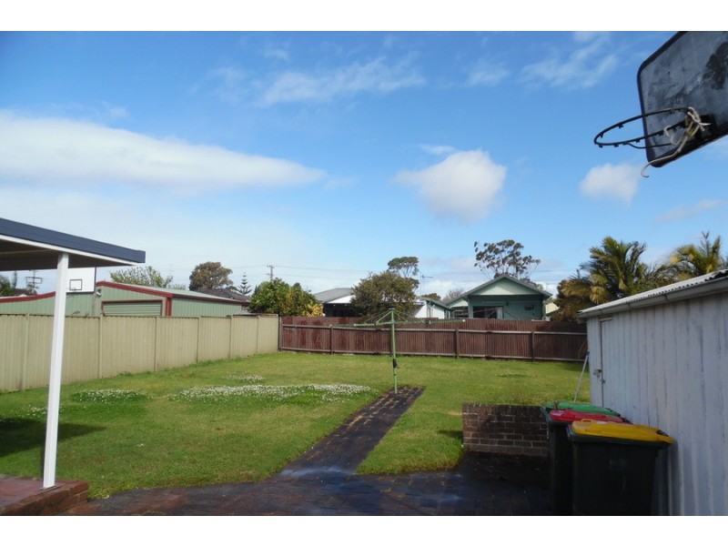 19 Deakin Street, Oak Flats NSW 2529