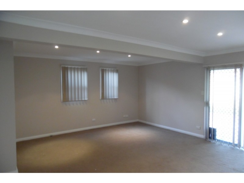 19 Deakin Street, Oak Flats NSW 2529