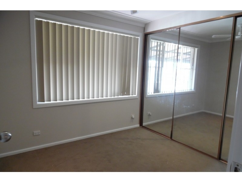 19 Deakin Street, Oak Flats NSW 2529