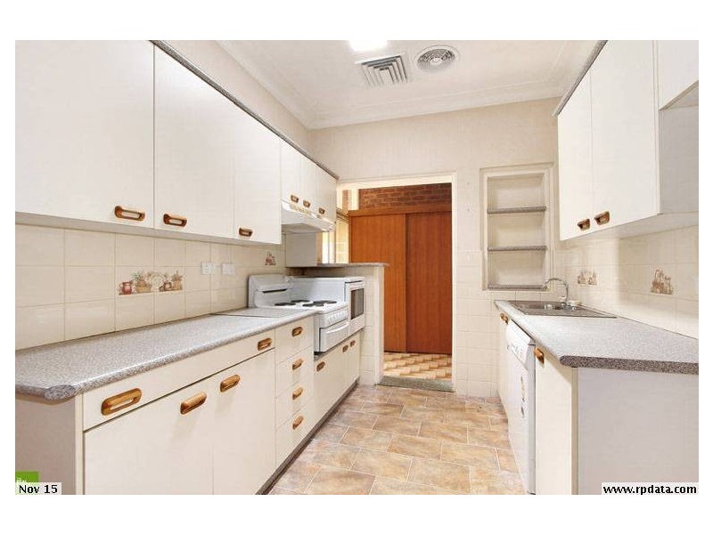 11 Walter Street, Mangerton NSW 2500