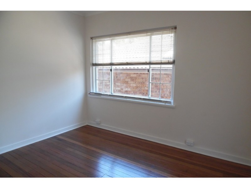 11 Walter Street, Mangerton NSW 2500