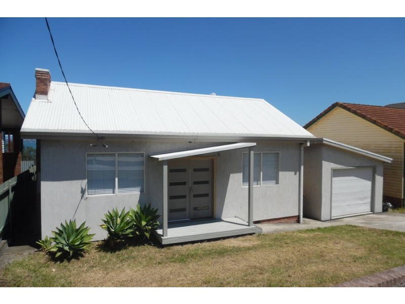 61 Northcliffe Drive, Lake Heights NSW 2502