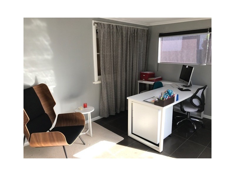 33 Phillips Crescent, Mangerton NSW 2500