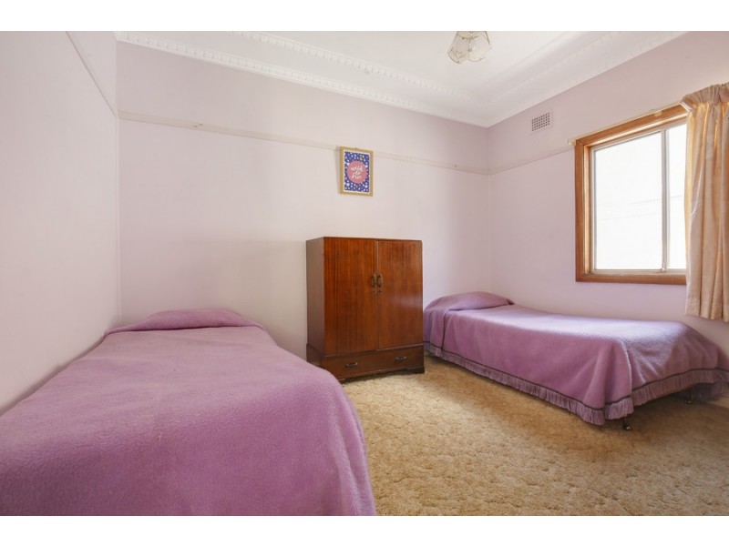 5 Vale Street, Mount Saint Thomas NSW 2500