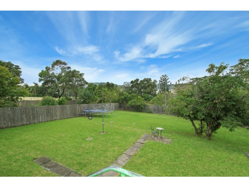 77 Farmborough Road, Unanderra NSW 2526