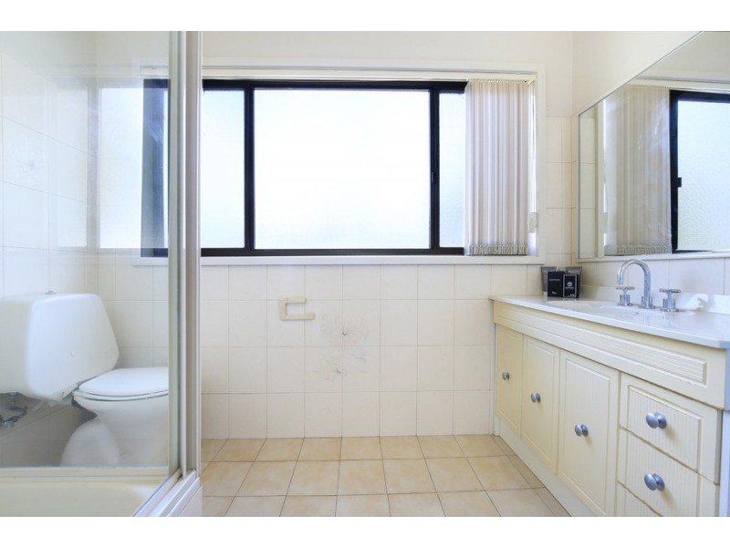 13 Waldron Street, Mount Saint Thomas NSW 2500