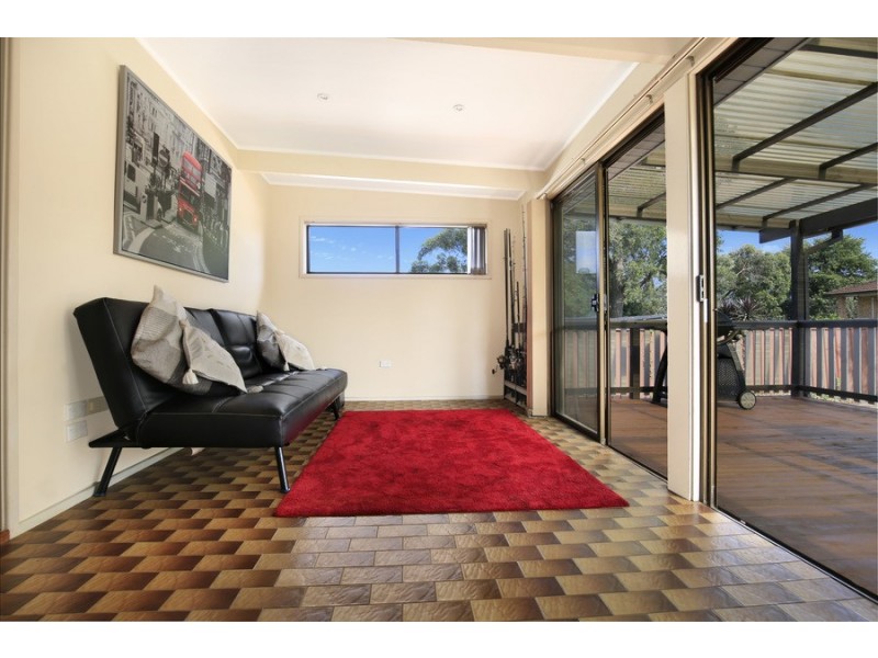 13 Waldron Street, Mount Saint Thomas NSW 2500