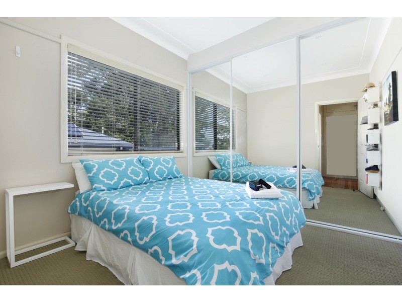 13 Waldron Street, Mount Saint Thomas NSW 2500