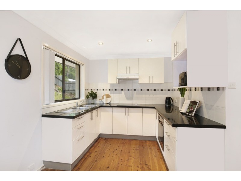 5 Aminya Place, Farmborough Heights NSW 2526