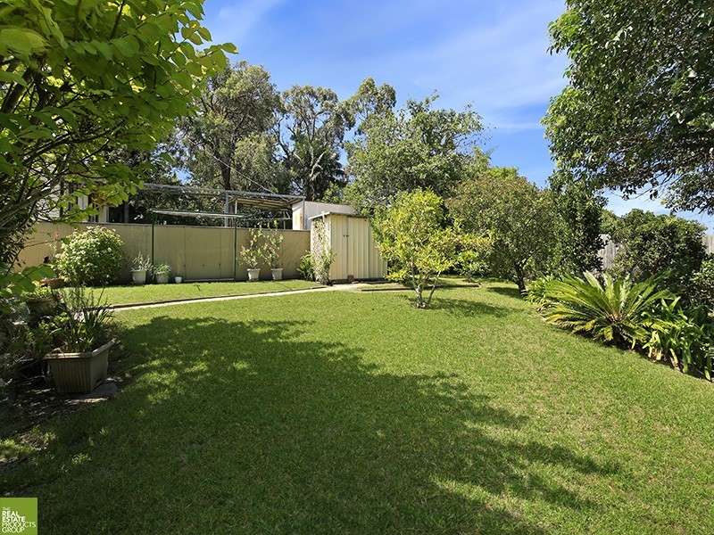 11 Mount Street, Mount Saint Thomas NSW 2500
