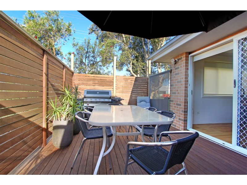 12A Hurt Parade, Unanderra NSW 2526