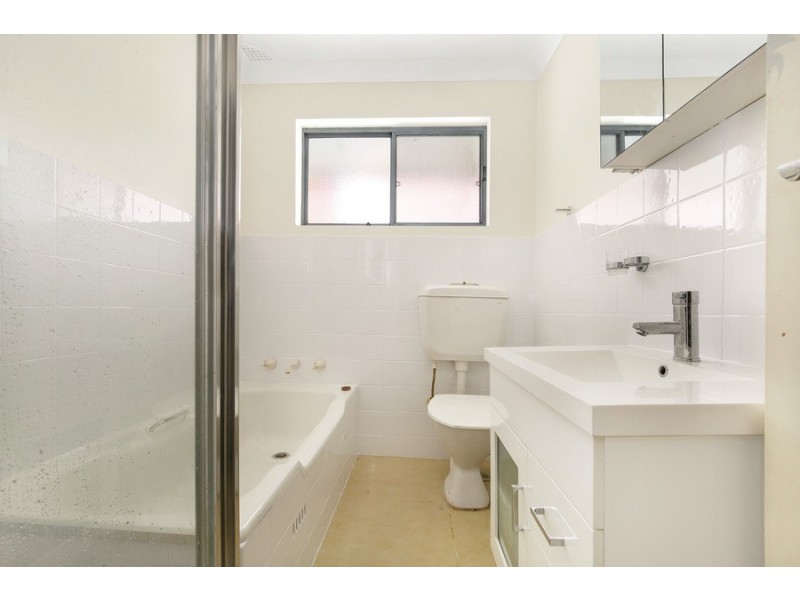 4/17 Zelang Avenue, Figtree NSW 2525