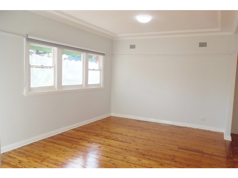 83 St Johns Avenue, Mangerton NSW 2500