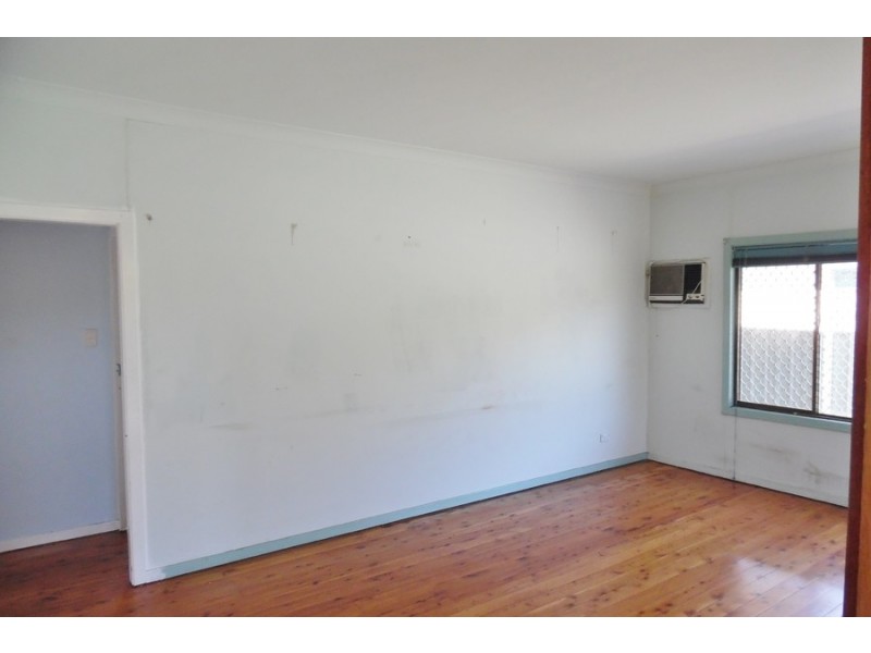 12 Hurt Parade, Unanderra NSW 2526