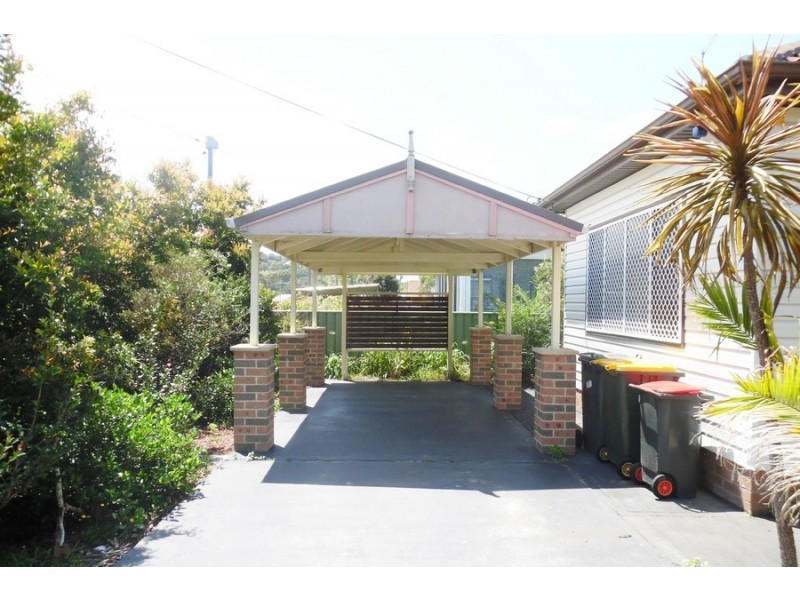 12 Hurt Parade, Unanderra NSW 2526