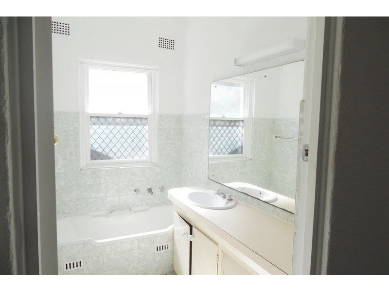 234 Gladstone Avenue, Mount Saint Thomas NSW 2500
