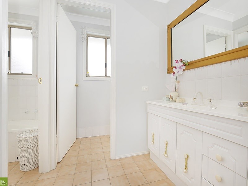 80 Booreea Boulevard, Cordeaux Heights NSW 2526