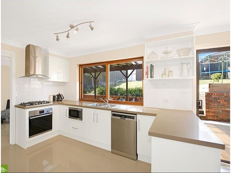 20 Coral Crescent, Unanderra NSW 2526