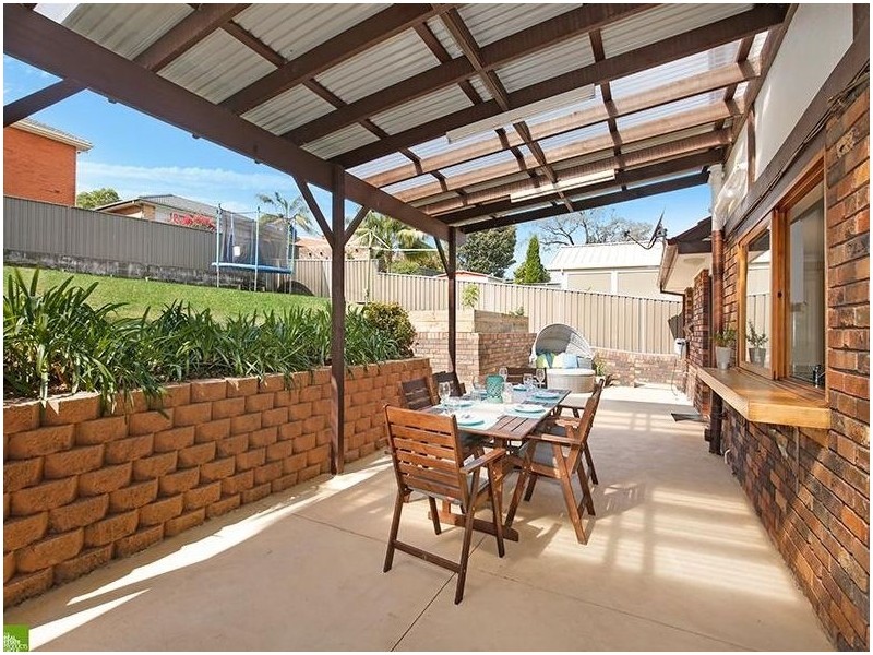 20 Coral Crescent, Unanderra NSW 2526