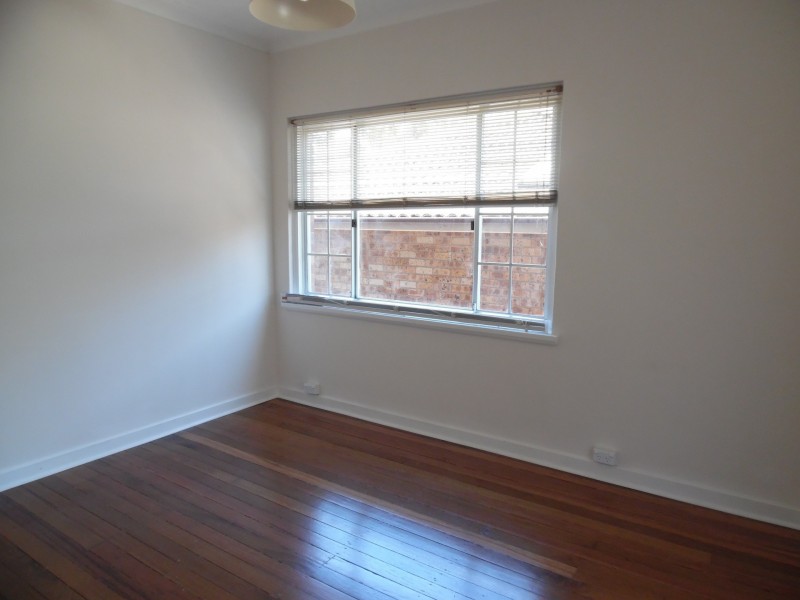 11 Walter Street, Mangerton NSW 2500