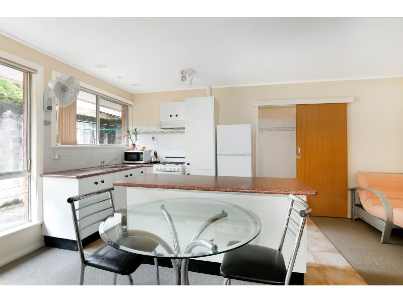 6 St Johns Avenue, Mangerton NSW 2500