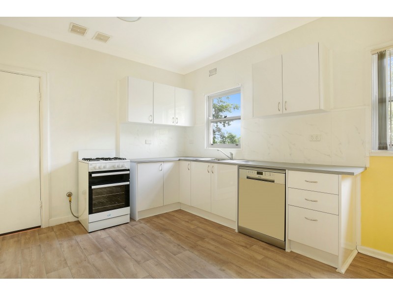 9 Hickman Street, Mount Saint Thomas NSW 2500