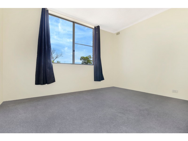 10/142 Gladstone Avenue, Coniston NSW 2500