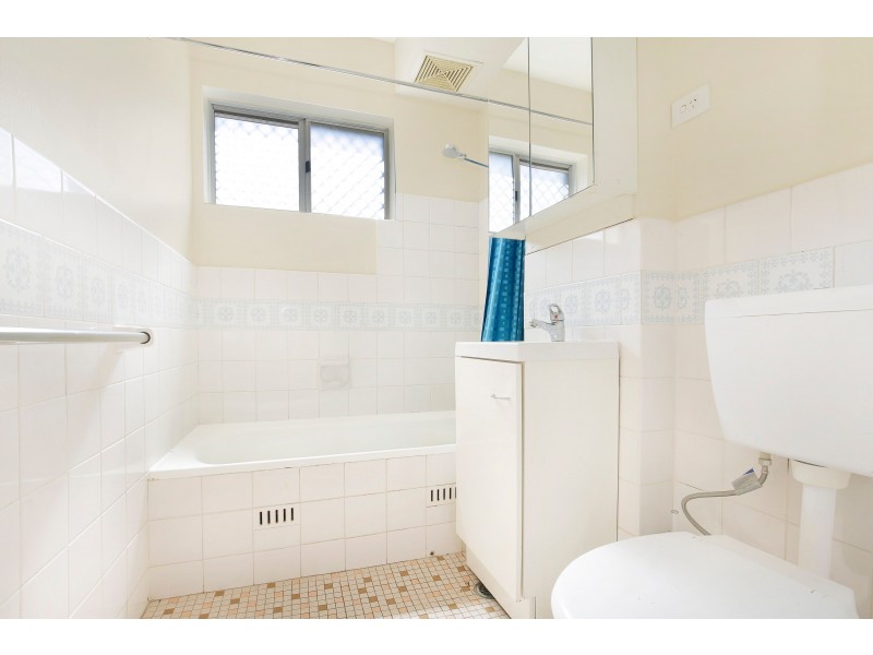 10/142 Gladstone Avenue, Coniston NSW 2500