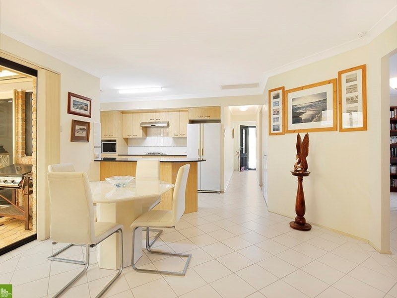 6 Musgrave Place, Figtree NSW 2525