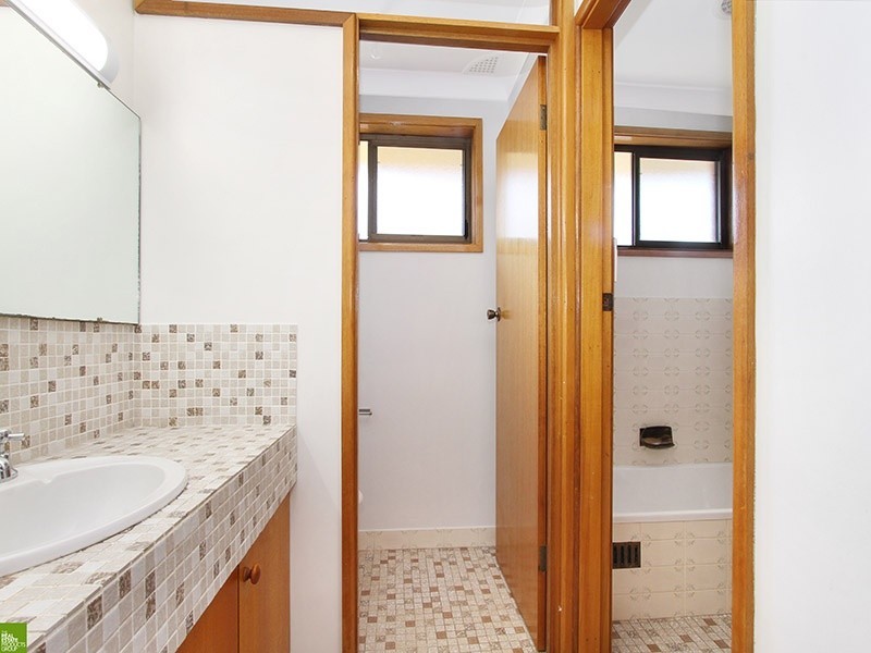 27 Edmund Avenue, Figtree NSW 2525